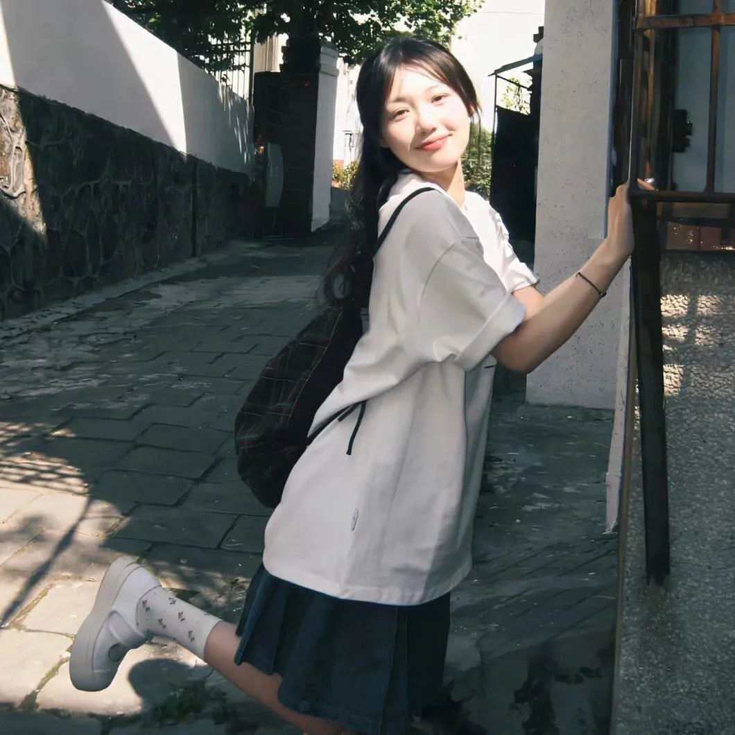 为黛茜小姐开车
